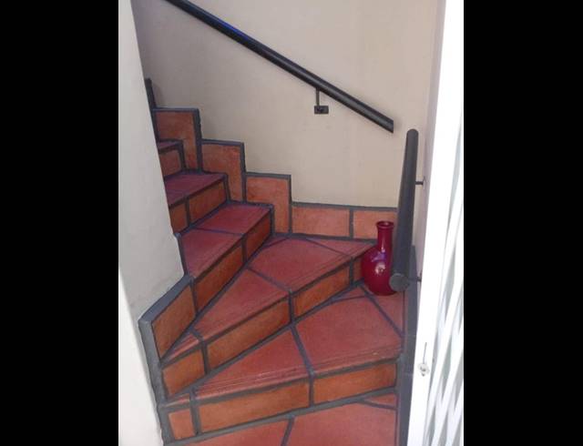 2 BEDROOM DUPLEX TO LET IN NOORDRAND